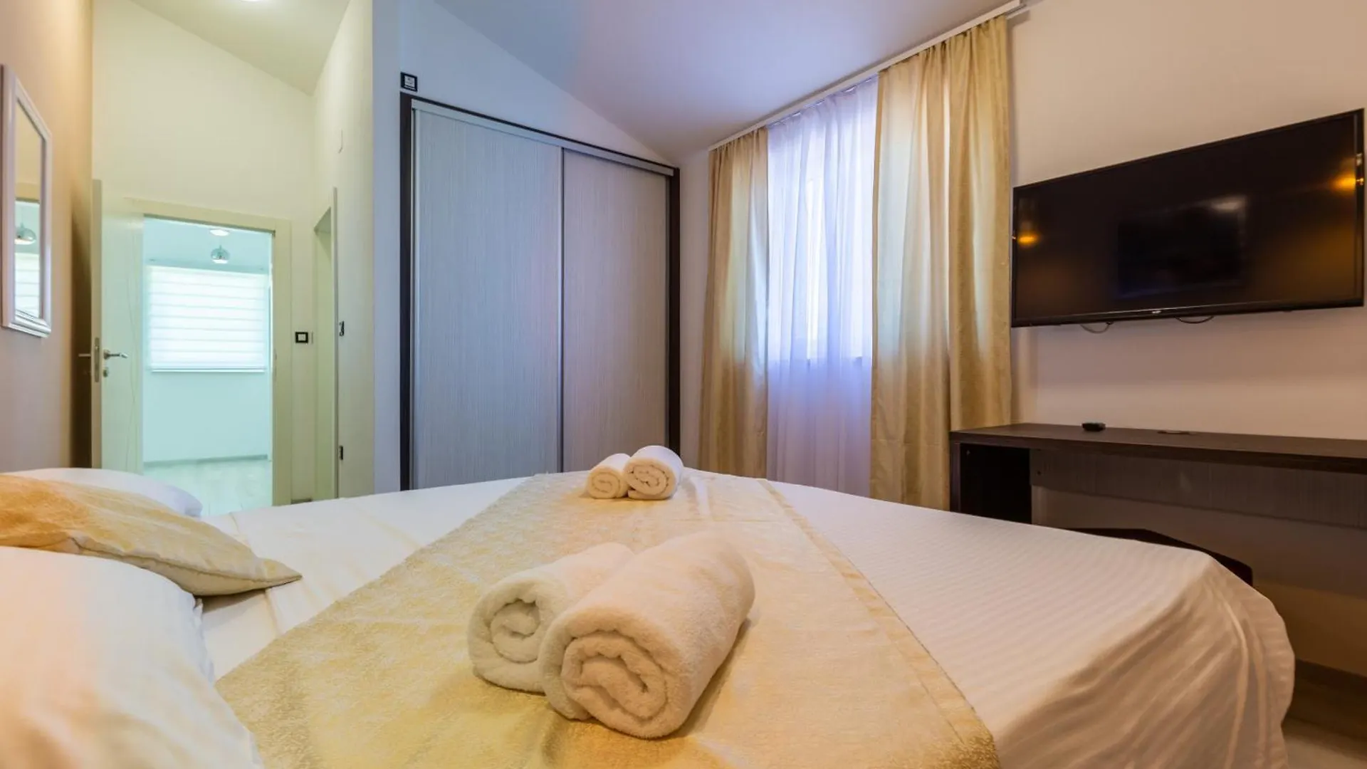 Villa Alba Rossa Near Pula For 6 People With Private 50 M2 Pool Only 1 Km From The Beach Sisan
