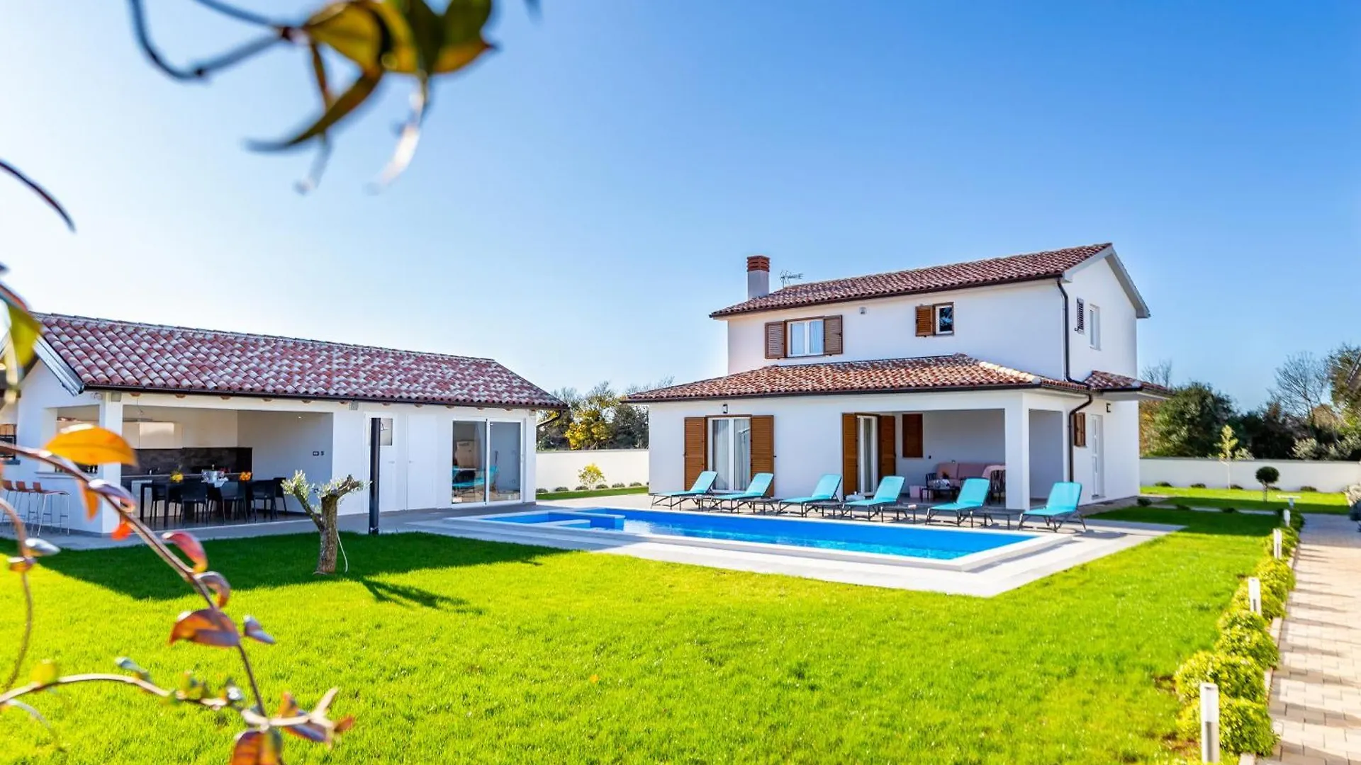 Villa Alba Rossa Near Pula For 6 People With Private 50 M2 Pool Only 1 Km From The Beach Sisan