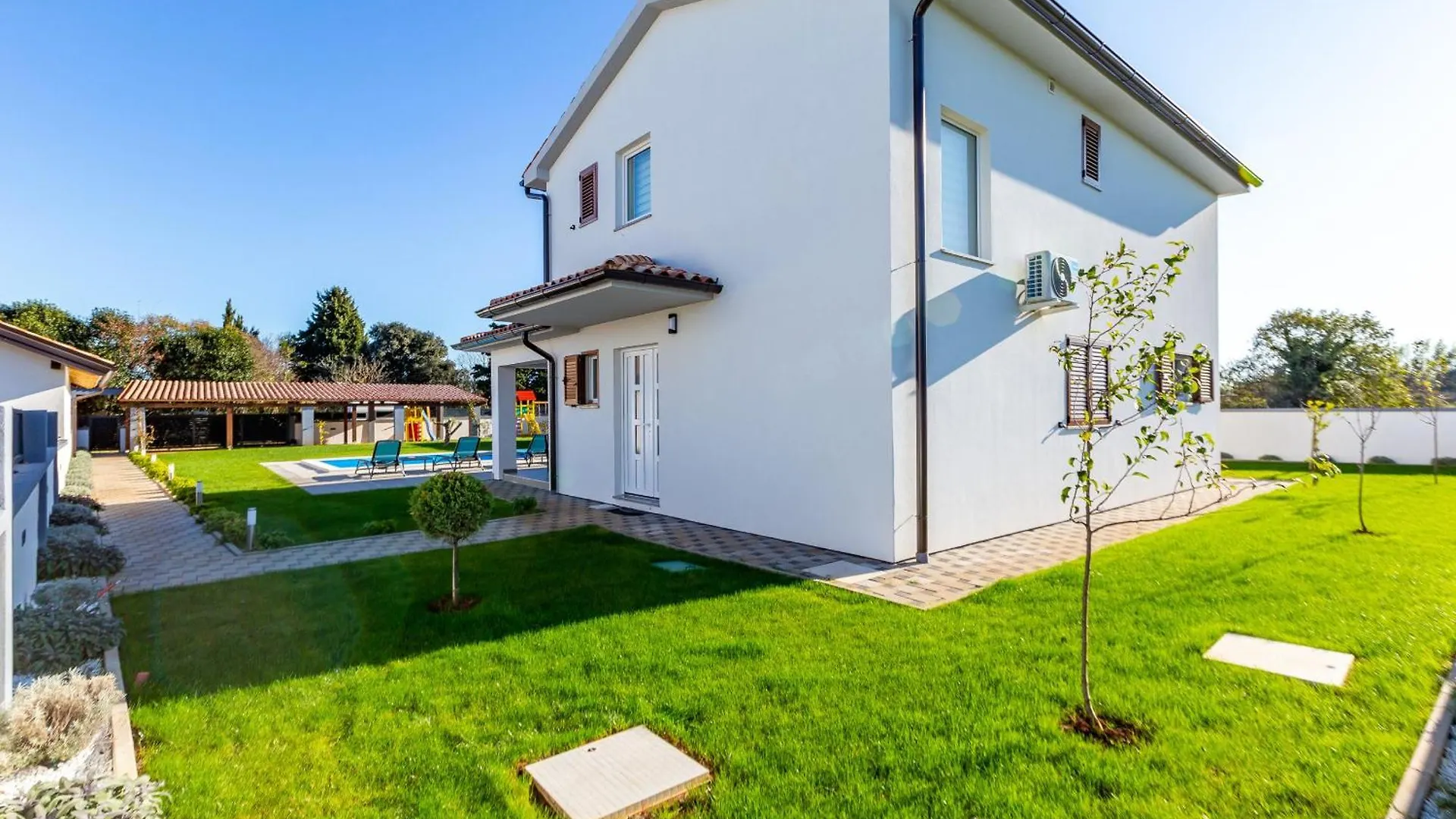 Villa Alba Rossa Near Pula For 6 People With Private 50 M2 Pool Only 1 Km From The Beach Sisan Croatia