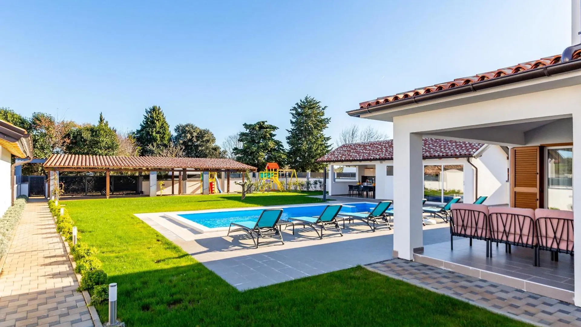 Villa Alba Rossa Near Pula For 6 People With Private 50 M2 Pool Only 1 Km From The Beach Sisan 0*,  Croatia
