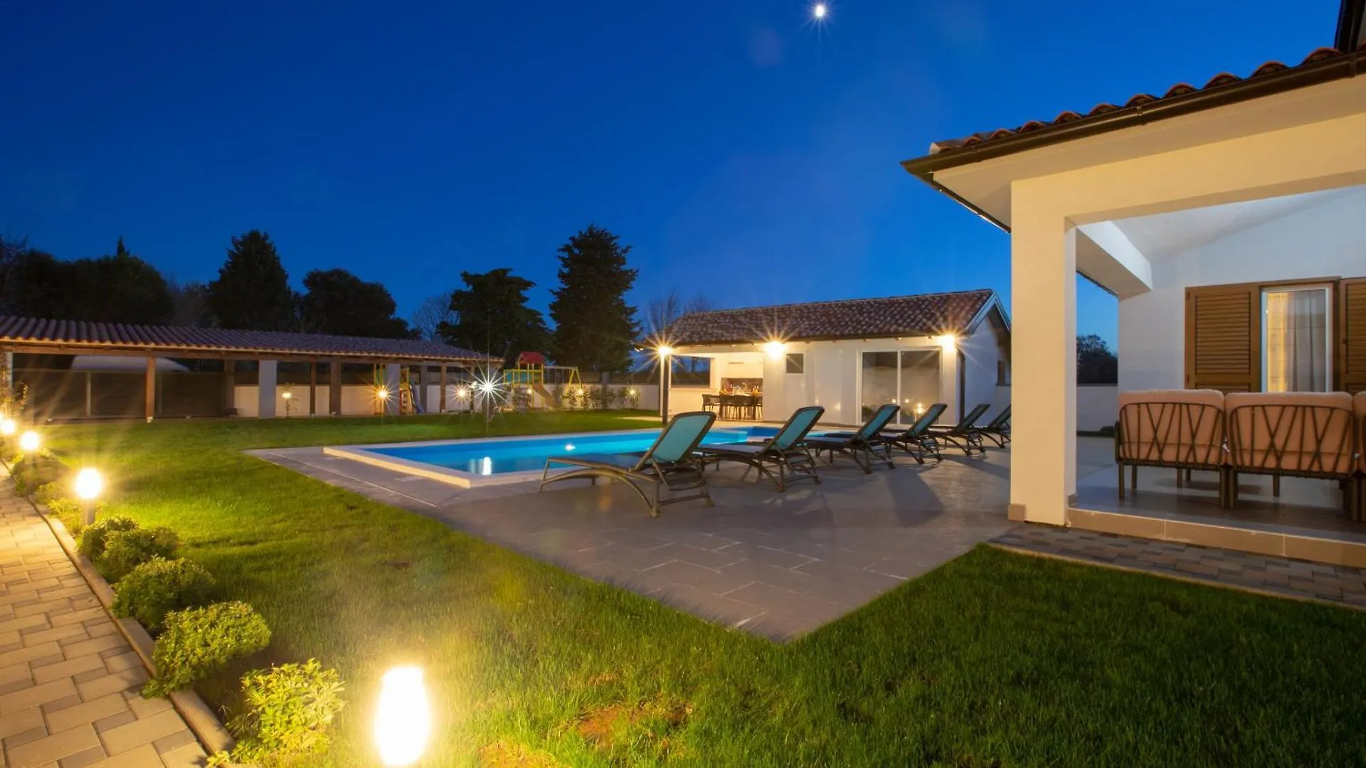 Villa Alba Rossa Near Pula For 6 People With Private 50 M2 Pool Only 1 Km From The Beach Sisan